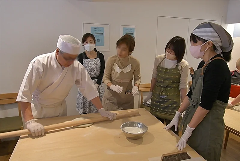 Expert Soba-Making Experience: Private Lesson with a Master in Tokyo