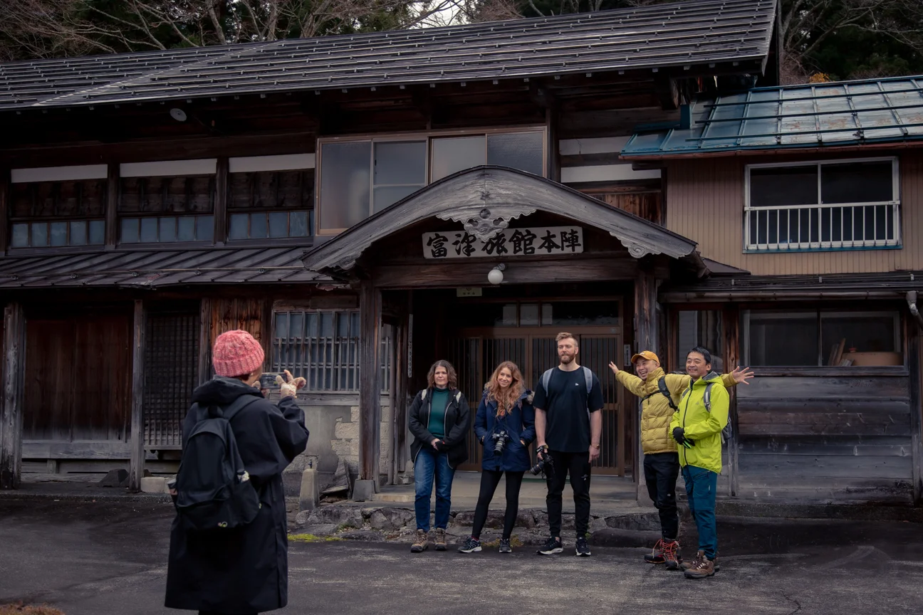 越後湯沢の森をガイドと巡る三国街道トレッキングツアー
