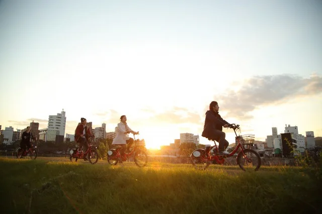 Explore local Hiroshima on a bicycle tour!