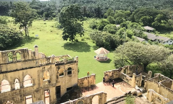 マレーシア  イポー観光「レトロな街並＋洞窟寺院＋ケリー城」日帰りツアー 予約＜送迎＆昼食付／日本語ガイド／クアラルンプール発＞by Panda Bus Malaysia