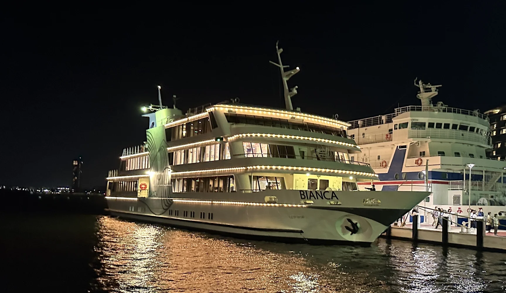 [Nov 30] "Kyoto Night Cruise Fireworks" Luxury Cruise on Lake Biwa in Shiga near Kyoto (Meal, Maiko & Interpreter Included)