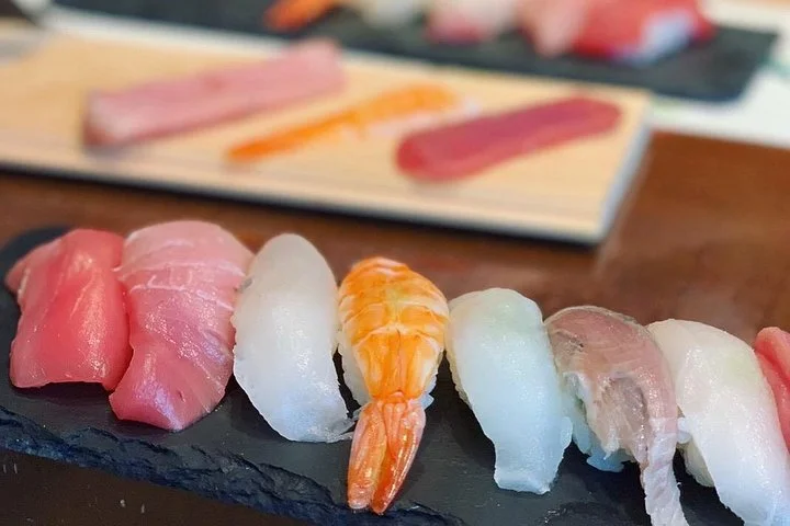 Toyosu & Tsukiji Tour with Sushi-Making Workshop