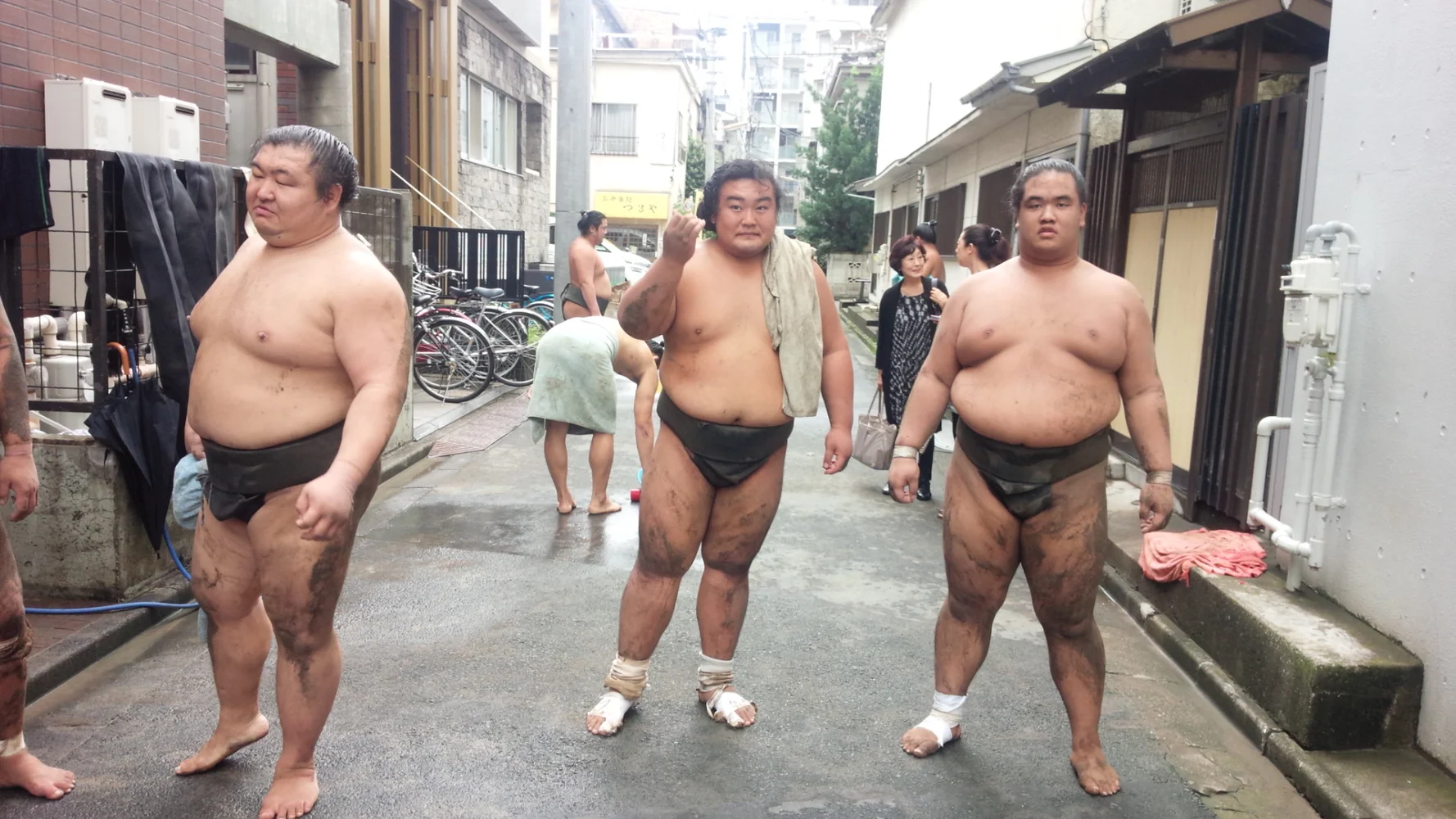 Stroll around the sumo district and feel the spirit of Edo!