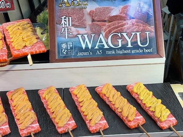 Amazing Toyosu Tuna Auction & Fish Market Tour + Tsukiji Outer Market