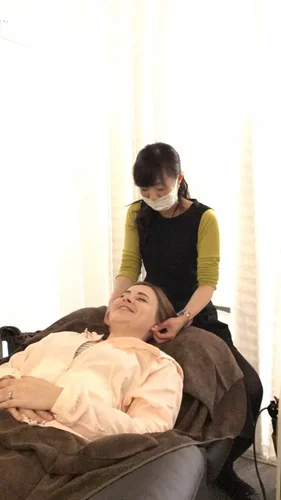 Tokyo trend: Ear-cleaning parlors 