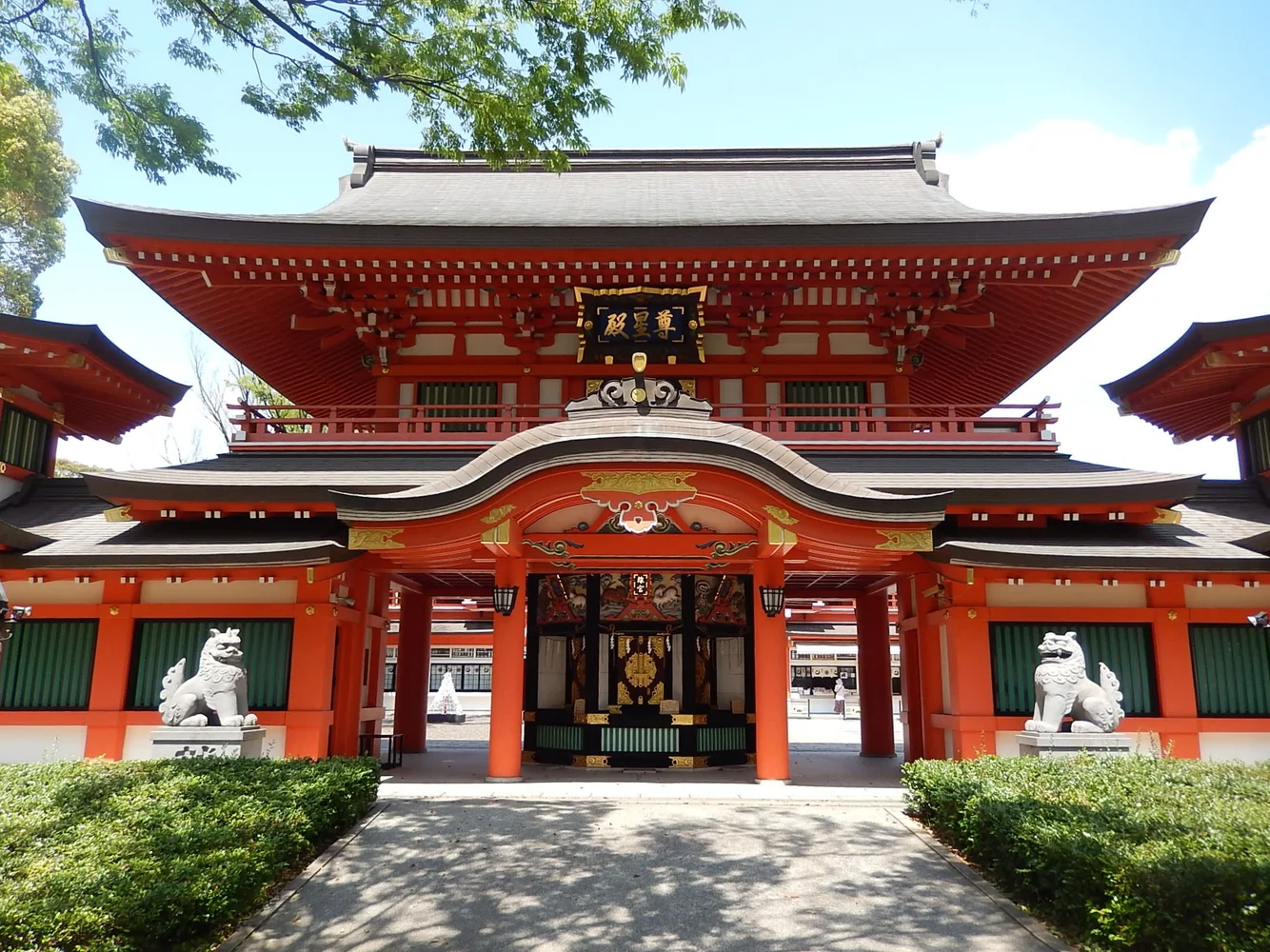 See the Chiba Castle and Chiba Shrine on a guided tour!
