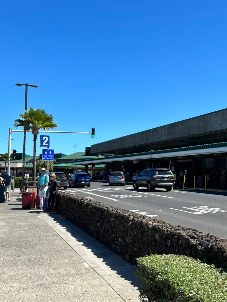 ハワイ マウイ島 カフルイ空港⇔カフルイ空港 プライベートチャーター 予約＜日本語ドライバー＞