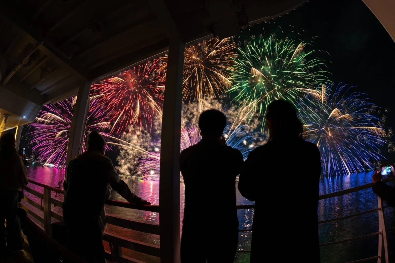 [Nov 30] "Kyoto Night Cruise Fireworks" Luxury Cruise on Lake Biwa in Shiga near Kyoto (Meal, Maiko & Interpreter Included)