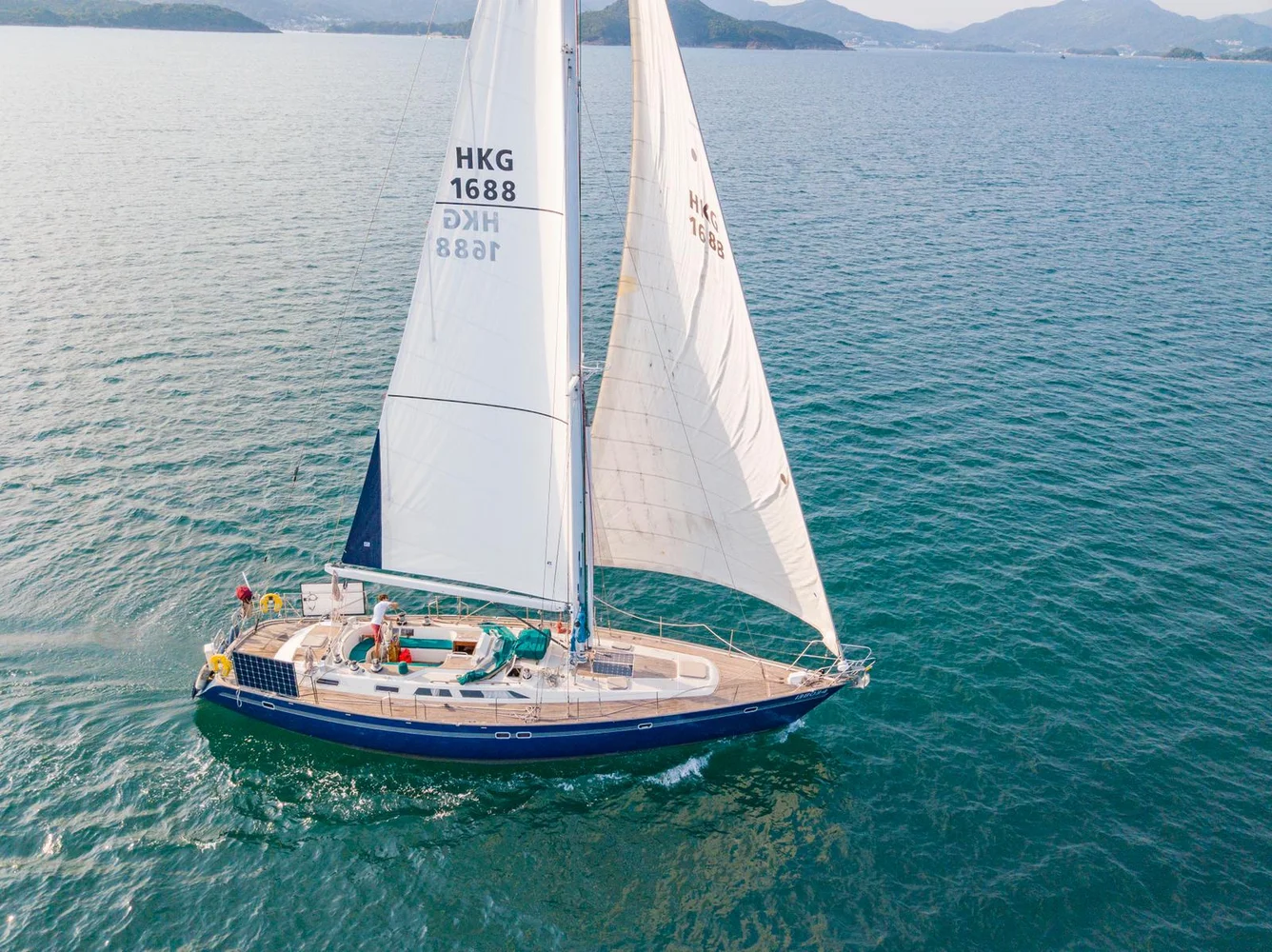 Luxury Sailing in Hong Kong — 3-Hr or 7-Hr Charter