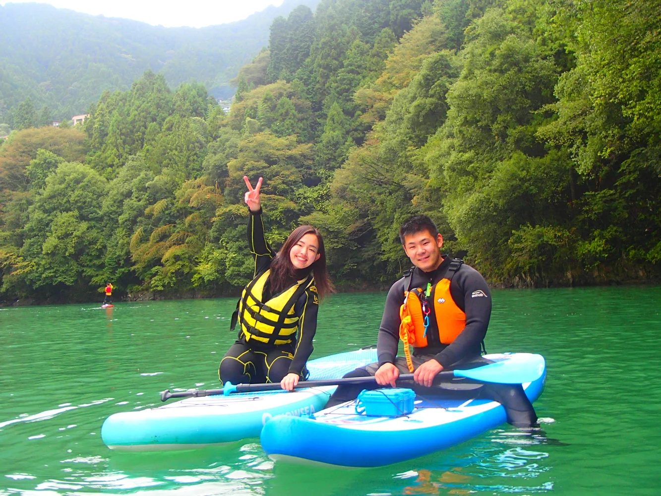 Tokyo Lake Shiromaru SUP tour at Okutama by Raftingwinds
