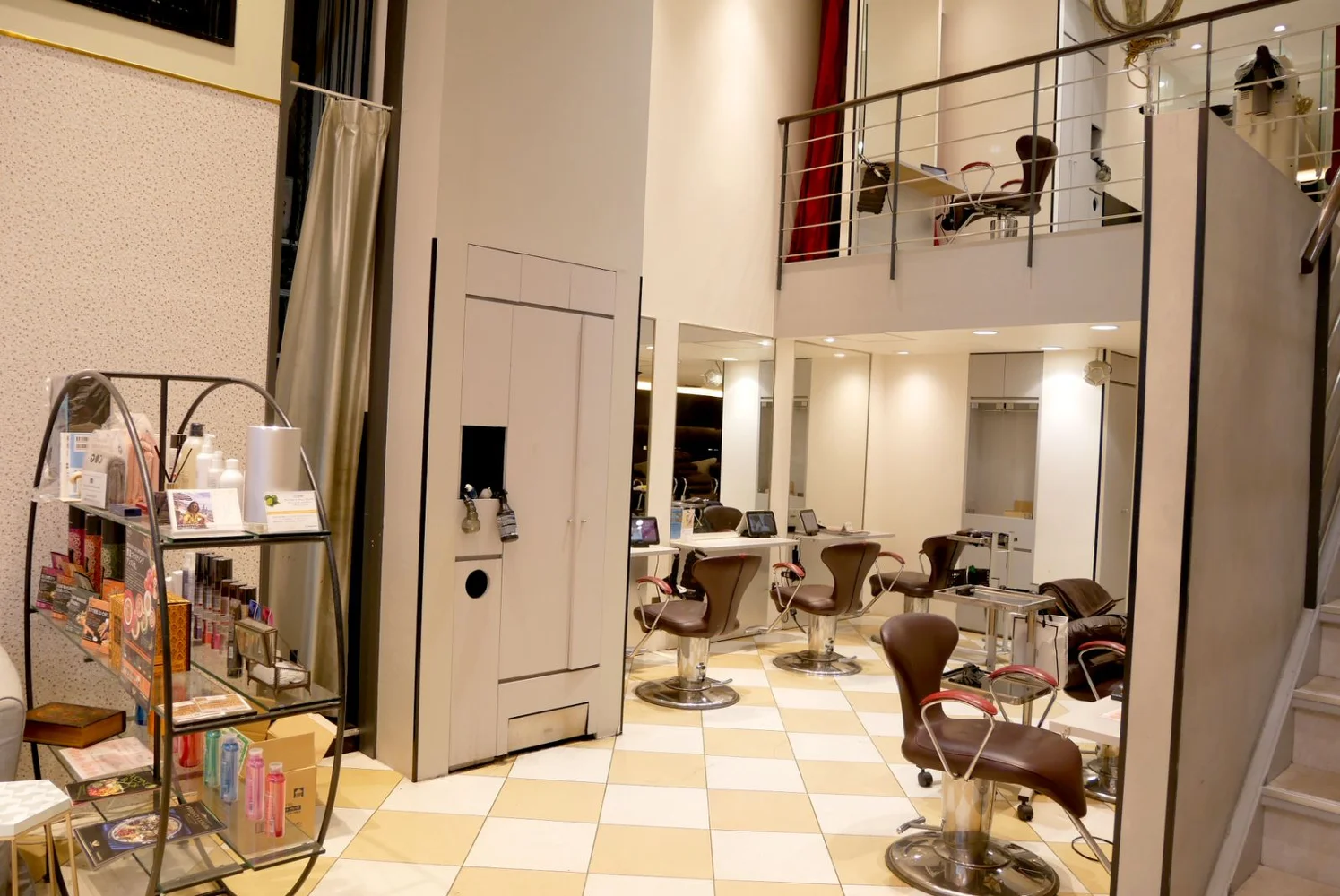 English-Speaking Hair Salon in Ginza: Hair & Make EARTH Reservation