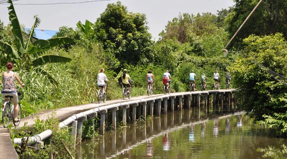 Bangkok Full-Day Cycling, Train, & Longtail Boat Tour